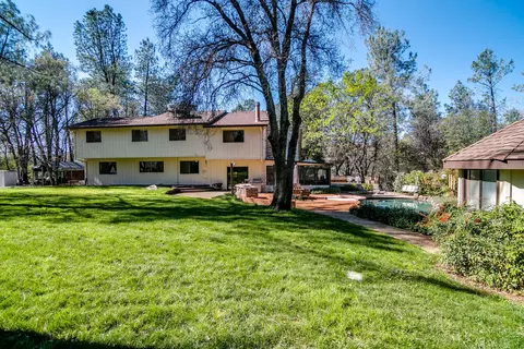 9027 Simmons Rd, Redding, CA 96001 photo 4