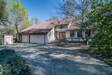 9027 Simmons Rd, Redding, CA 96001 photo 1