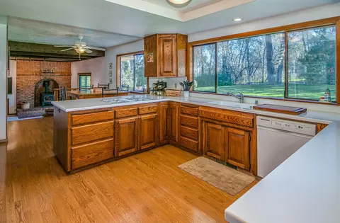 9027 Simmons Rd, Redding, CA 96001 photo 10
