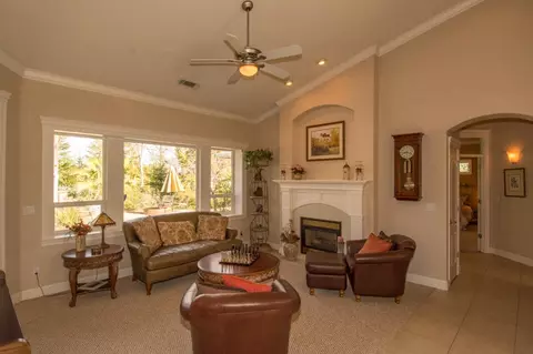 19450 Hollow Ln, Redding, CA 96003 photo 9