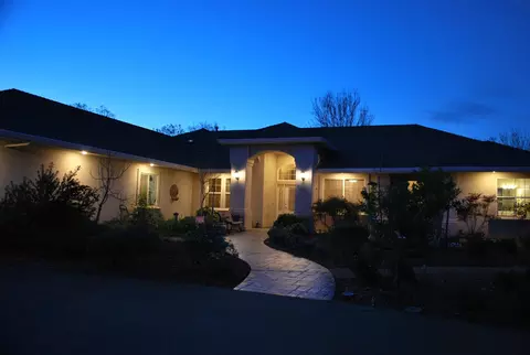 19450 Hollow Ln, Redding, CA 96003 photo 1