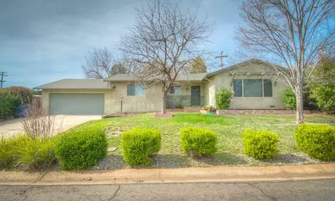 3415 Scenic Dr, Redding, CA 96001 photo 1