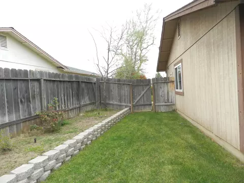 882 Monarch Ct, Redding, CA 96003 photo 18