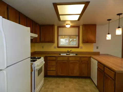 882 Monarch Ct, Redding, CA 96003 photo 7