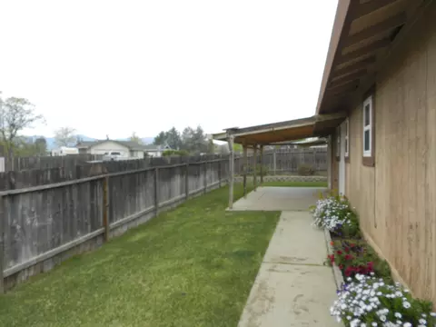 882 Monarch Ct, Redding, CA 96003 photo 16