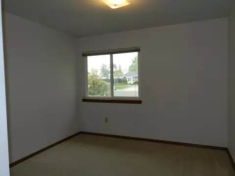 882 Monarch Ct, Redding, CA 96003 photo 9
