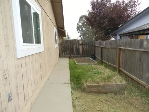 882 Monarch Ct, Redding, CA 96003 photo 17