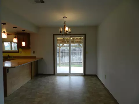 882 Monarch Ct, Redding, CA 96003 photo 6