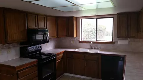 2900 Cove Point Ct, Redding, CA 96001 photo 16