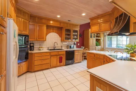 2079 Hope Ln, Redding, CA 96003 photo 4