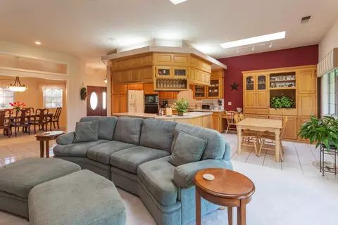 2079 Hope Ln, Redding, CA 96003 photo 9