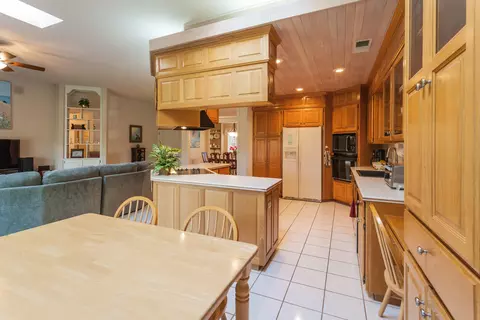 2079 Hope Ln, Redding, CA 96003 photo 11