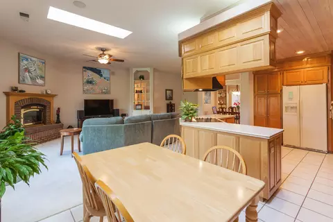 2079 Hope Ln, Redding, CA 96003 photo 12