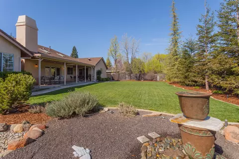 2079 Hope Ln, Redding, CA 96003 photo 38