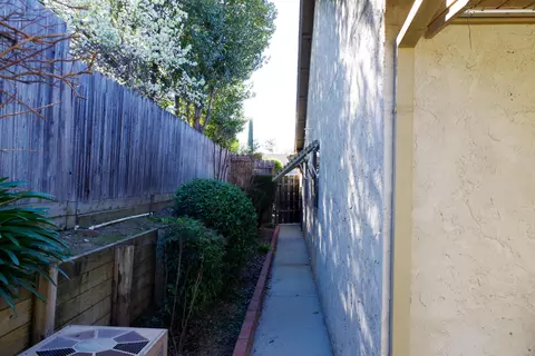 565 Vansicklen Way, Redding, CA 96003 photo 20