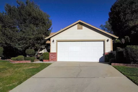 565 Vansicklen Way, Redding, CA 96003 photo 1