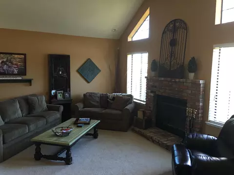 3676 Somerset Ave, Redding, CA 96002 photo 2