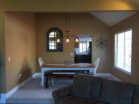 3676 Somerset Ave, Redding, CA 96002 photo 4