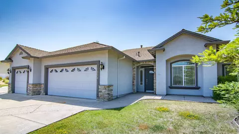 474 River Park Dr, Redding, CA 96003 photo 1