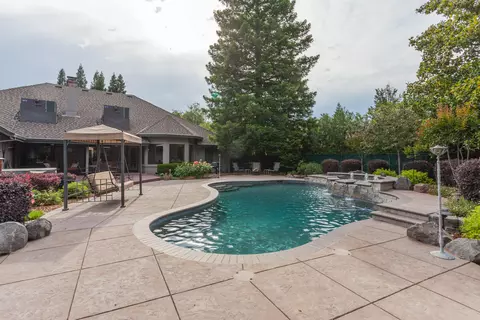 3643 Sunbird Ct, Redding, CA 96001 photo 11