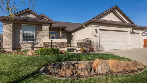 3342 Old Lantern Dr, Redding, CA 96003 photo 1