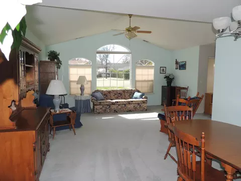 5966 Fairmont Dr, Redding, CA 96003 photo 4
