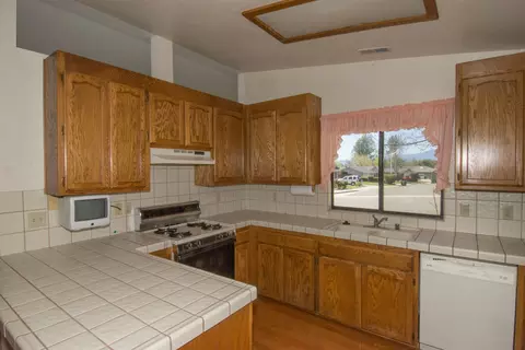1199 Nighthawk Ln, Redding, CA 96003 photo 5