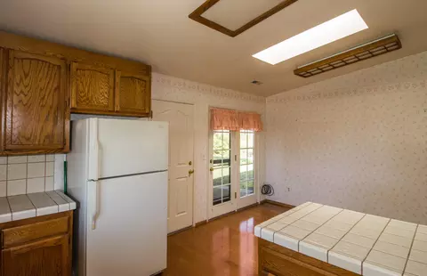 1199 Nighthawk Ln, Redding, CA 96003 photo 4