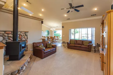 5908 La Quinta Ct, Redding, CA 96003 photo 3