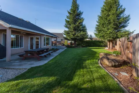 5908 La Quinta Ct, Redding, CA 96003 photo 24