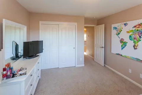 5908 La Quinta Ct, Redding, CA 96003 photo 17