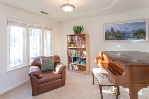 5908 La Quinta Ct, Redding, CA 96003 photo 9