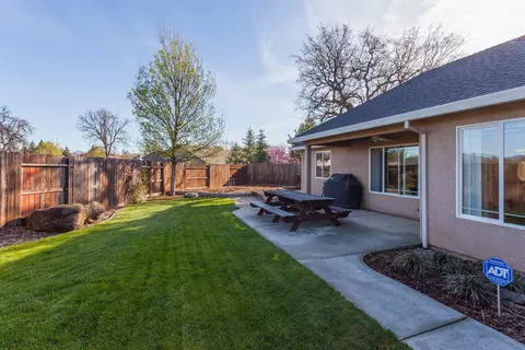 5908 La Quinta Ct, Redding, CA 96003 photo 25