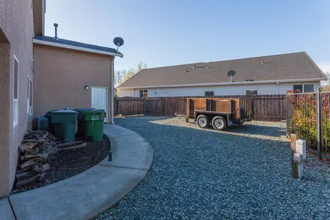 5908 La Quinta Ct, Redding, CA 96003 photo 32