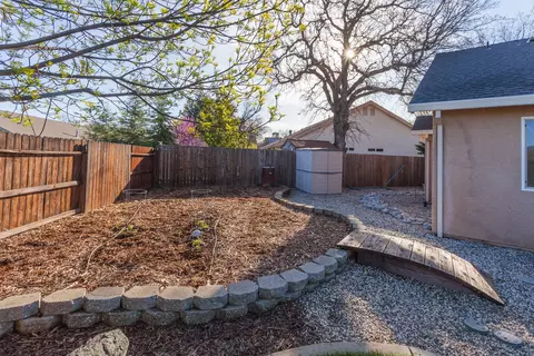 5908 La Quinta Ct, Redding, CA 96003 photo 23