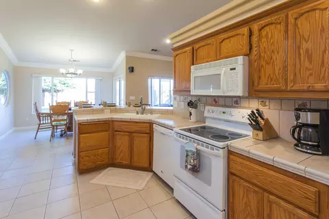 5908 La Quinta Ct, Redding, CA 96003 photo 6