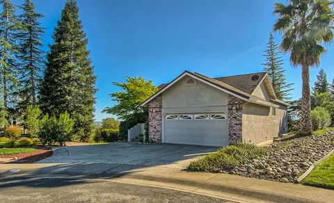 266 Kingswood Ct, Redding, CA 96003 photo 3