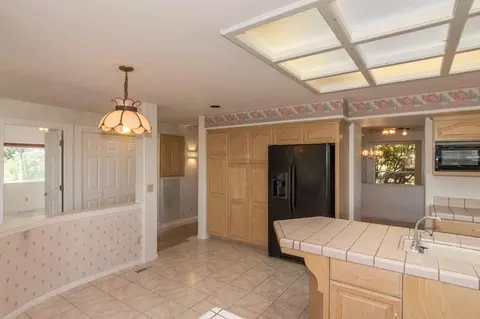 266 Kingswood Ct, Redding, CA 96003 photo 9