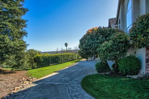 266 Kingswood Ct, Redding, CA 96003 photo 5