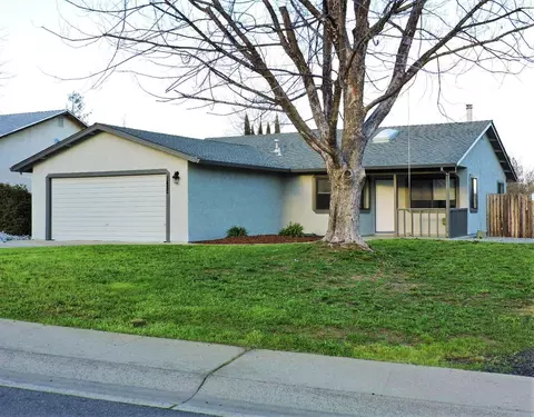 1482 Spaniel Ct, Redding, CA 96003 photo 1