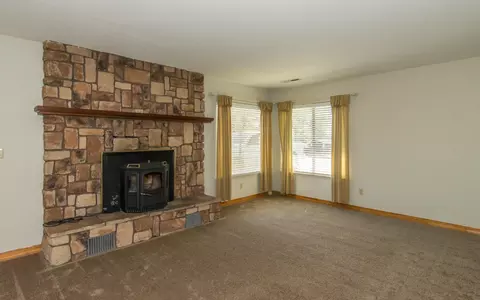 11509 E Stillwater Way, Redding, CA 96003 photo 2