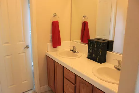 930 Domain Way, Redding, CA 96003 photo 8