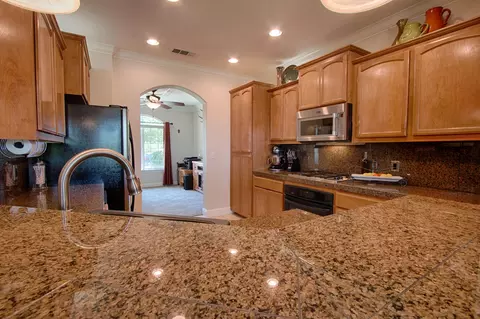 1517 Brinn Dr, Redding, CA 96001 photo 7