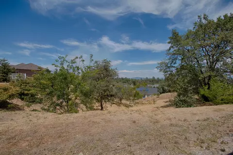 1517 Brinn Dr, Redding, CA 96001 photo 3