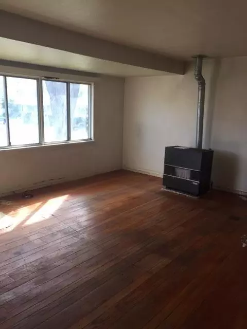 1103 5th St, Redding, CA 96002 photo 4