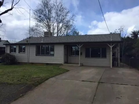 1103 5th St, Redding, CA 96002 photo 1