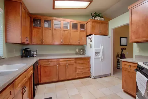 1079 Nighthawk Ln, Redding, CA 96003 photo 4