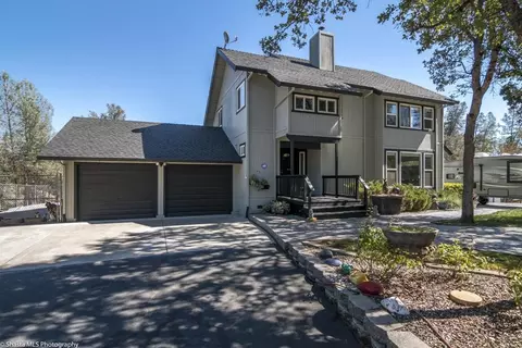 9249 Silver King Rd, Redding, CA 96001 photo 2