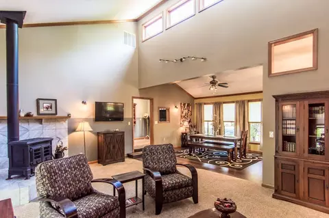 15945 Frontiersman Dr, Redding, CA 96001 photo 11