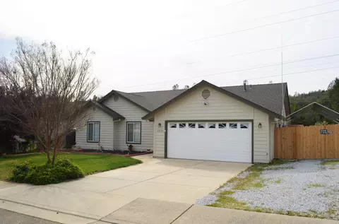 4810 Tralee Ln, Redding, CA 96001 photo 1